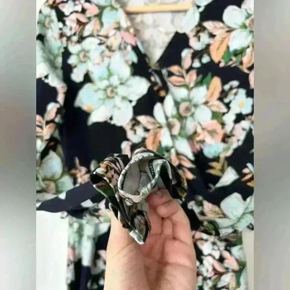 Suzy Shier Womens Floral Black Bodycon  Long Sleeve Wrap Preppy Midi Dress XS - Picture 8 of 9